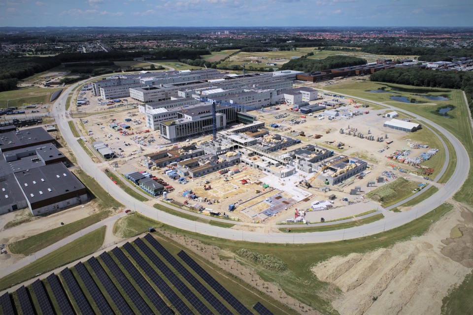 Søndag den 3. september åbner Region Syddanmark dørene til et smugkig ind i det nye OUH. Her kan du bl.a. komme ind i Steno Diabetes Center Odense, som næsten er færdigbygget, samt Psykiatrien og den østlige hospitalsfløj.