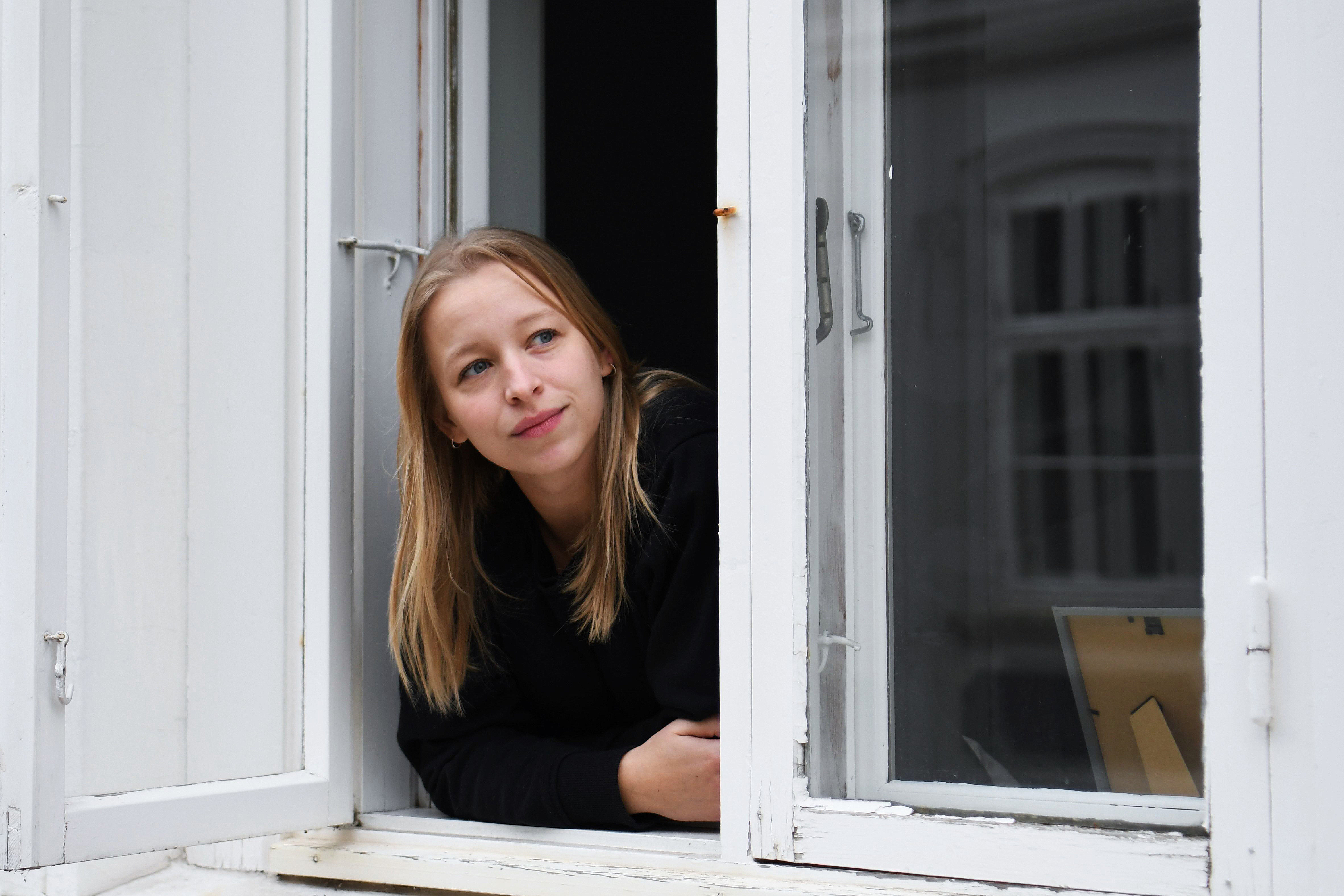 25-årige Maja Schmidt har efter et 12-ugers gruppeforløb fået nye strategier til at håndtere negative tanker omkring livet med diabetes. Den unge sydvestjyde har haft type 1-diabetes, siden hun var 13 år gammel. Foto: Vibeke Toft-Nielsen