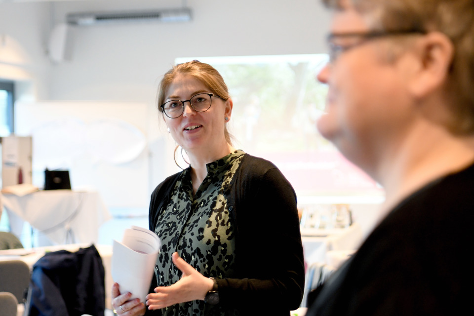 Onsdag den 26. april inviterede Forum for Brugerinvolvering på SDCO og Diabetesforeningen til cafémøde i Arena Aabenraa. Her var mennesker med diabetes, pårørende og sundhedsprofessionelle inviteret til at tale om diabetes i familien og parforholdet. Det kom der mange gode diskussioner ud af. Foto: Vibeke Toft-Nielsen