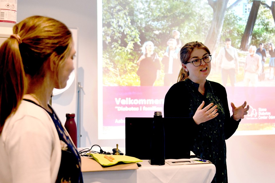 Onsdag den 26. april inviterede Forum for Brugerinvolvering på SDCO og Diabetesforeningen til cafémøde i Arena Aabenraa. Her var mennesker med diabetes, pårørende og sundhedsprofessionelle inviteret til at tale om diabetes i familien og parforholdet. Det kom der mange gode diskussioner ud af. Foto: Vibeke Toft-Nielsen